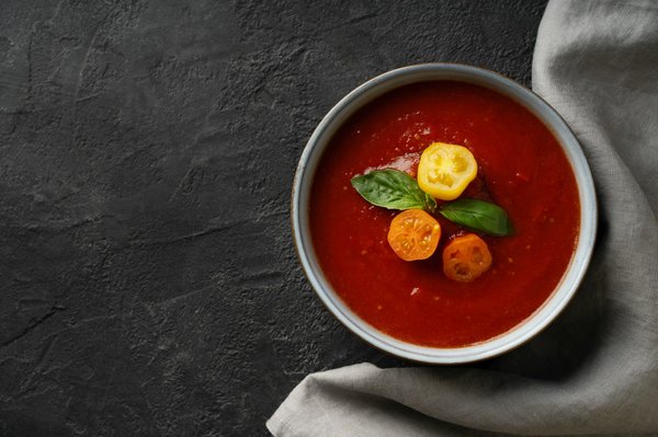 How to Craft a Perfect Spanish Gazpacho with Fresh Summer Vegetables?